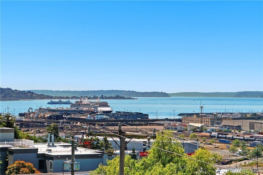 Building Photo - 2625 13th Ave W