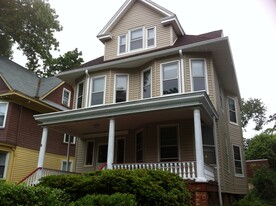 Building Photo - 4 Cottage St