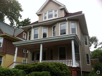 Building Photo - 4 Cottage St