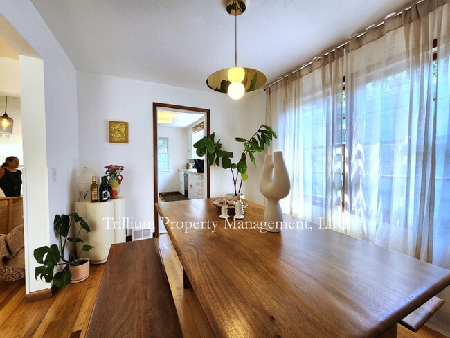 Building Photo - 3206 SW 13th Ave