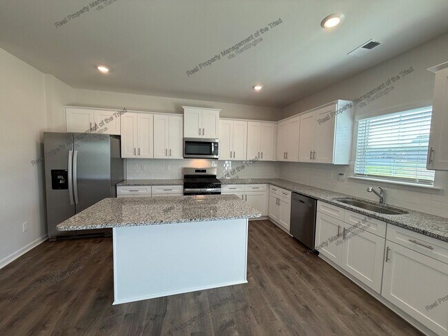 Building Photo - 122 Longleaf Ct