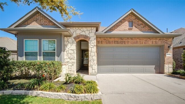 Building Photo - 2815 Torrey Pines Dr