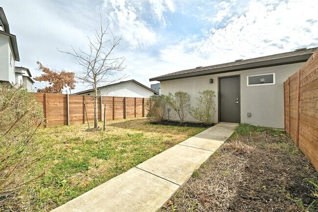 Building Photo - 5513 Charles Merle Dr.