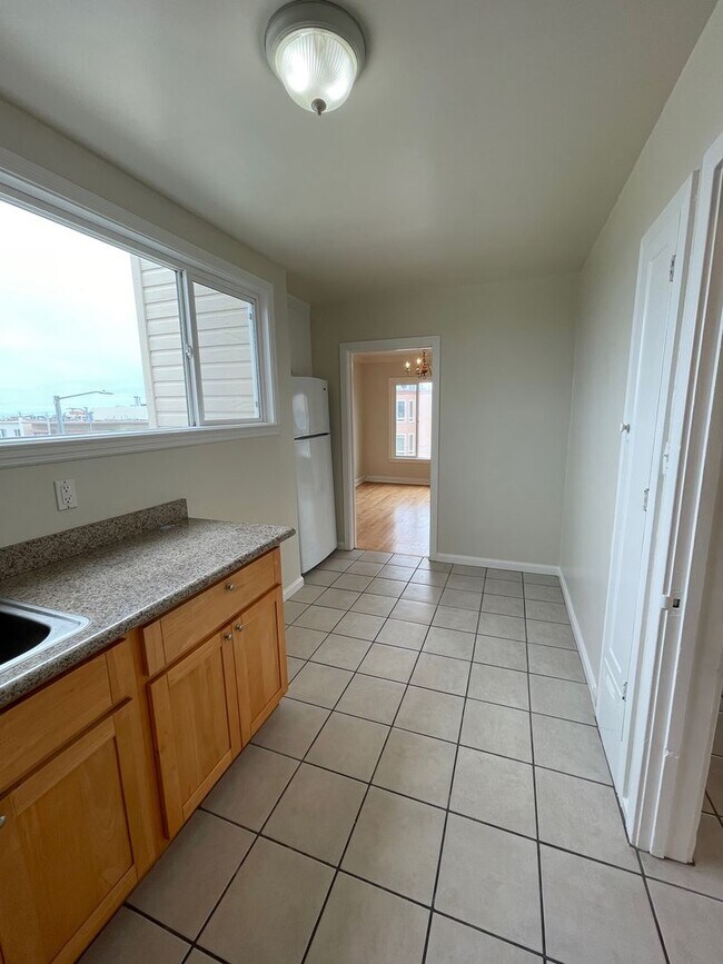 Building Photo - 2839 Taraval St