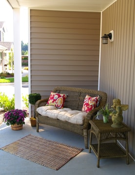Building Photo - Condo with View of Pool & Mt. Rainier