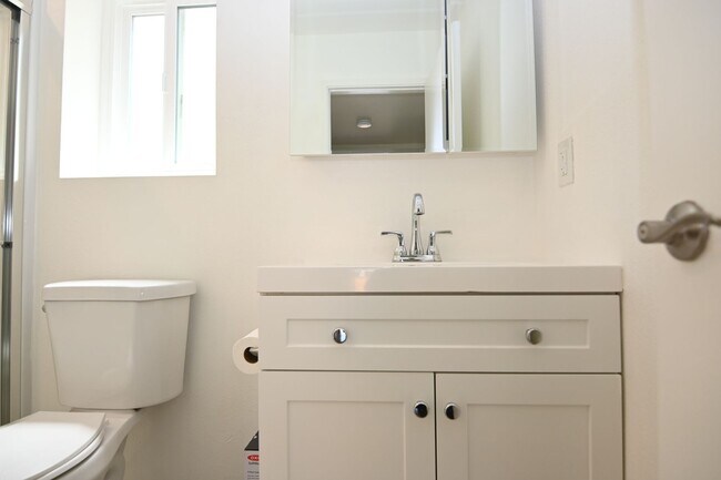 Building Photo - 460 Richfield Dr