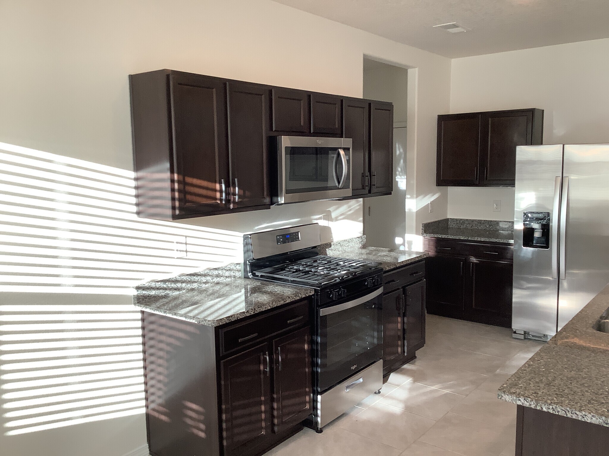 Building Photo - 2281 Solara Loop NE