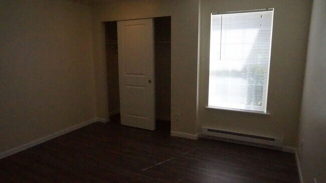 Building Photo - 5680 Eagle Pkwy
