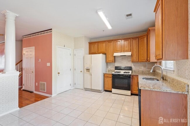 Building Photo - 1209 Blossom Cir