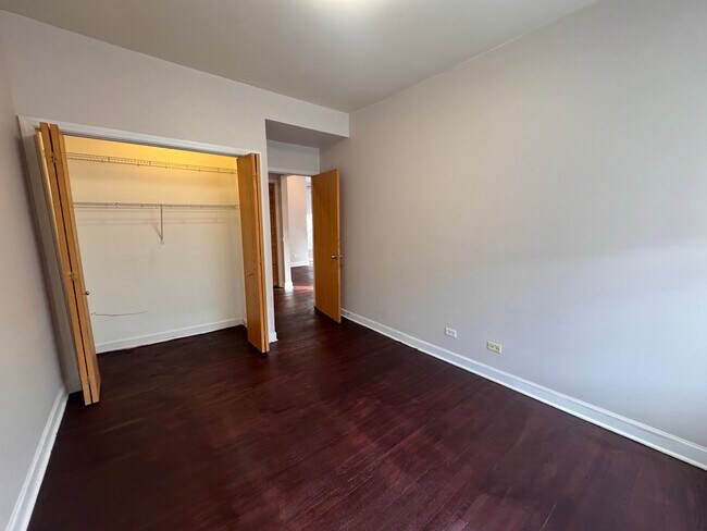 Building Photo - 1342 W Estes Ave