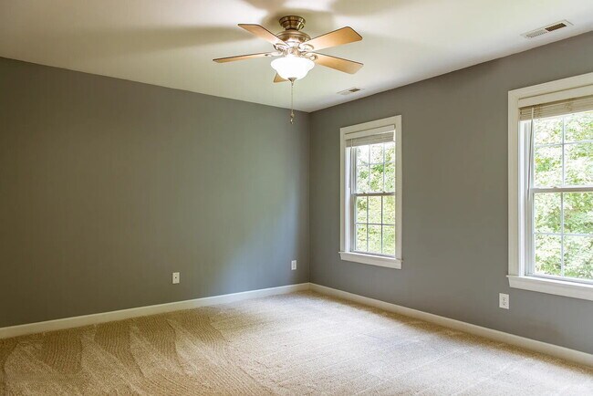 Building Photo - Wonderfully located Wilmington home for Rent