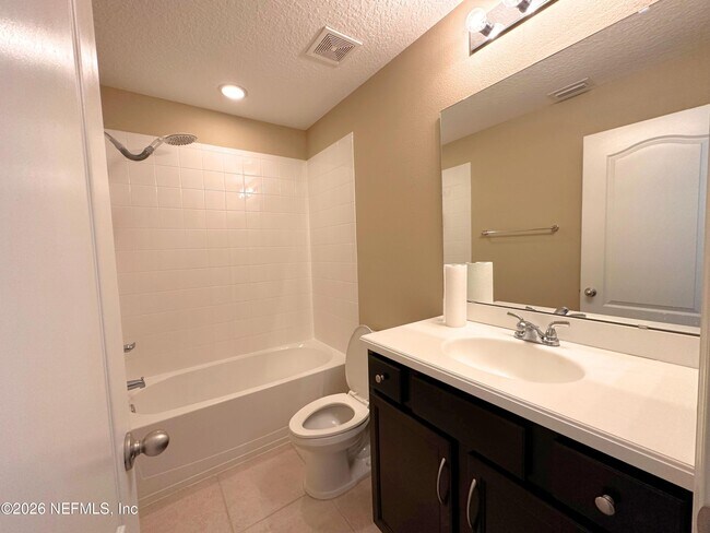 Building Photo - 4578 Silverthorn Dr
