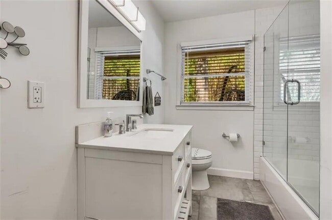 Building Photo - 4050 Washington Rd