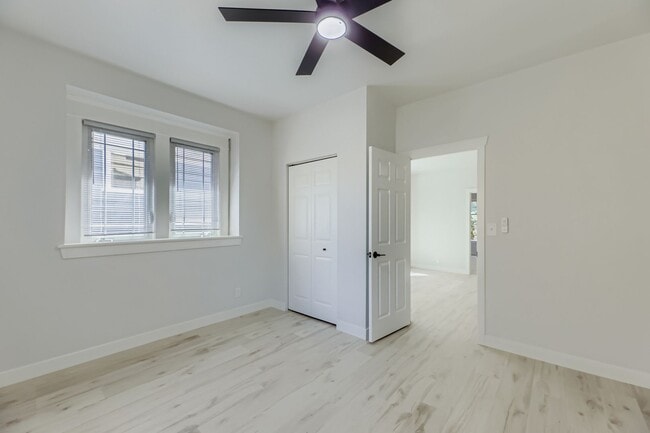 Building Photo - Breathtaking Renovation! Oversized 2 Bed 1...