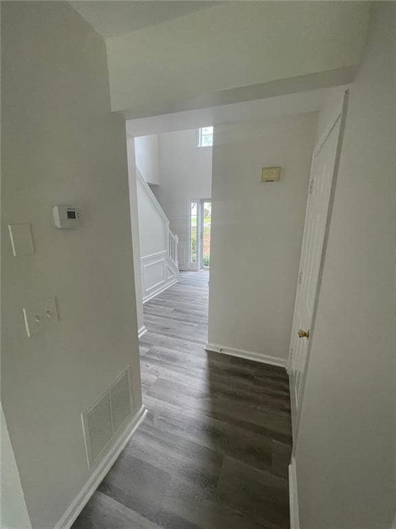 Building Photo - 620 Manor Glen Dr