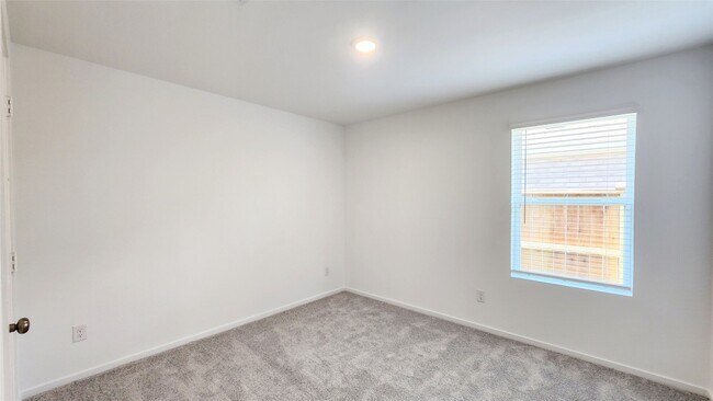 Building Photo - 3044 Dawn Sound Dr