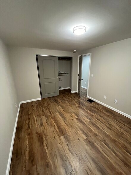 Building Photo - 1518 Collier Ave