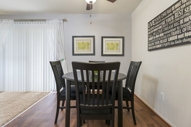 Building Photo - 24550 Sherwood Forest Dr