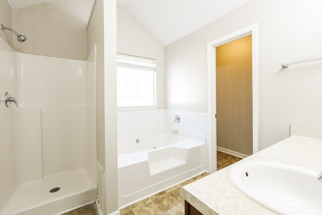 Building Photo - 1006 Rolling Meadows Rd