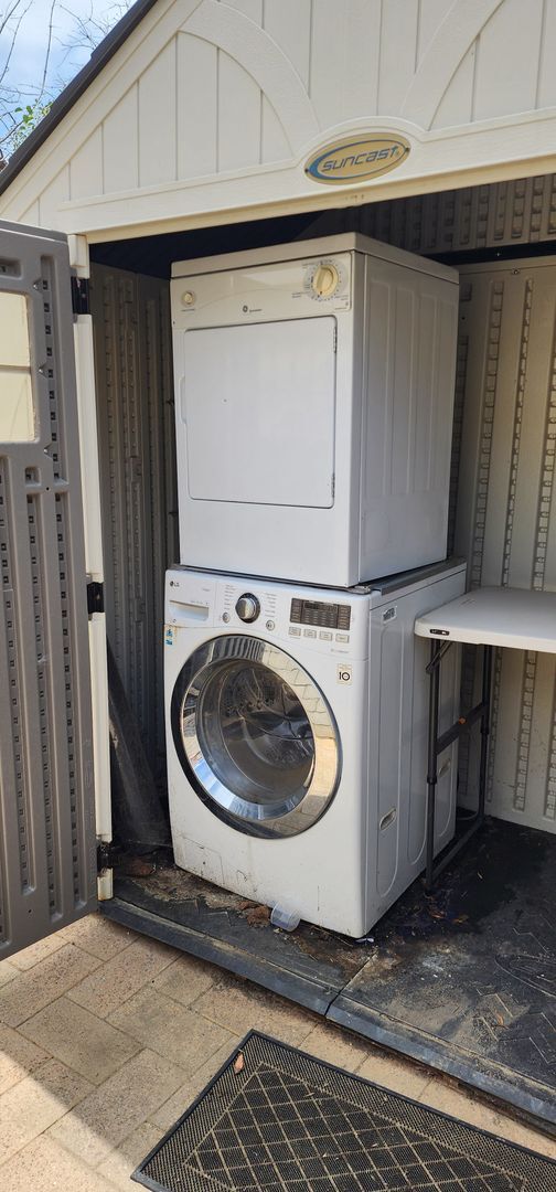 Building Photo - 882