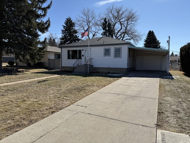 Building Photo - 3250 3rd Ave S