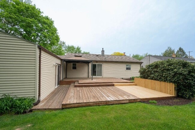 Building Photo - Three Bedroom Home in the Heart of Portage