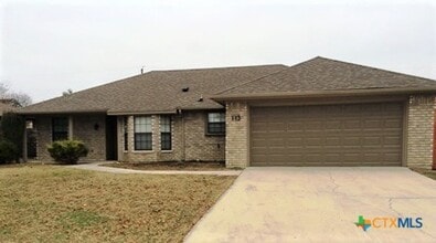 Building Photo - 113 E Blancas Dr