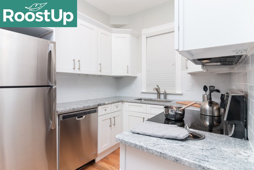 Building Photo - Furnished Bedroom with Private Bath in East Boston