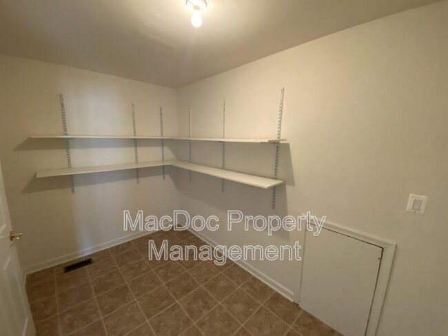 Building Photo - 1012 Maureen Dr