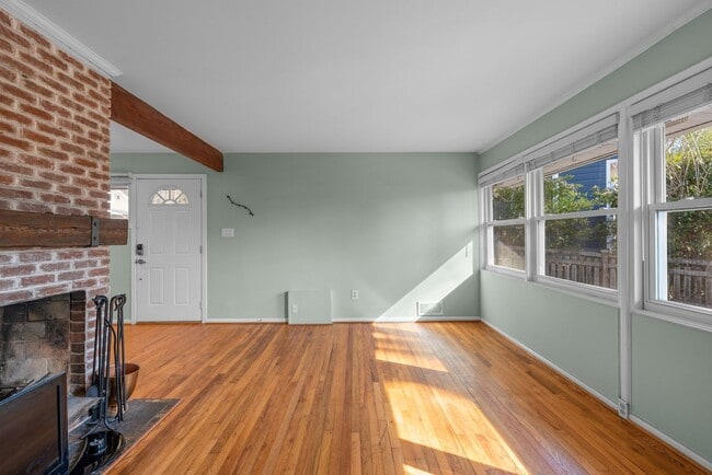 Building Photo - 4 Bed 2 Bath - Twinbrook Cape Cod - Move In Ready