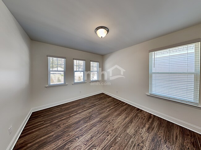 Building Photo - 3213 Pinemount Rd