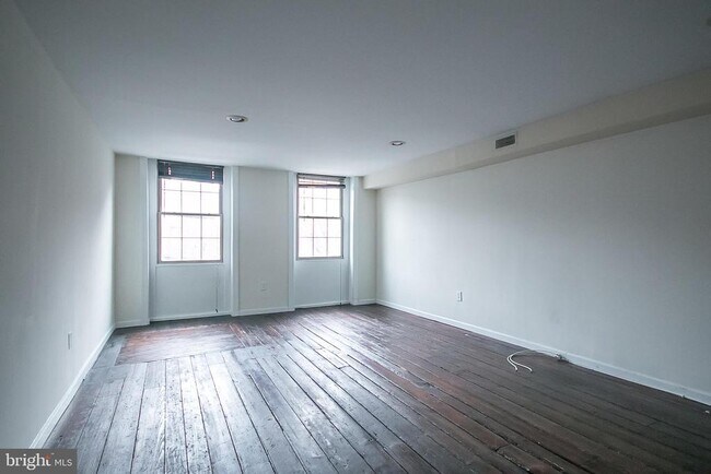 Building Photo - 229 Market St