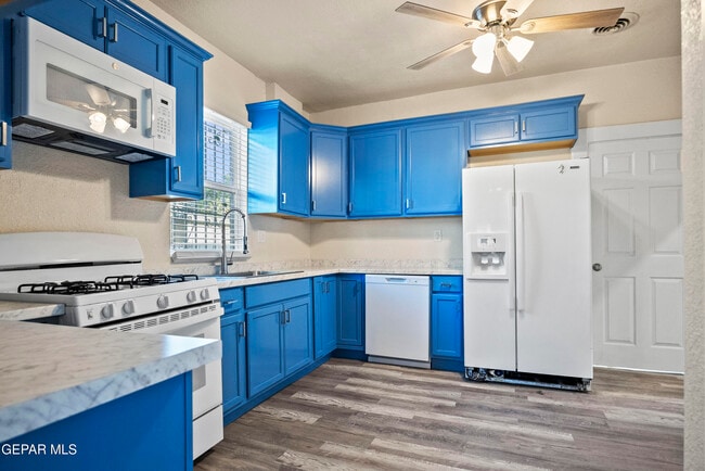 Building Photo - 3418 Yandell Dr