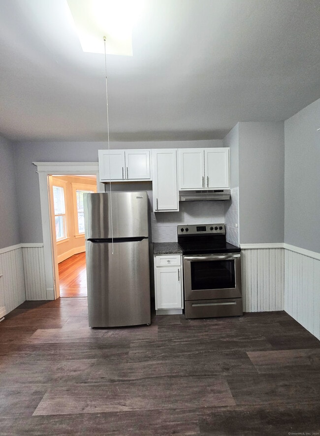 Building Photo - 652 Watertown Ave