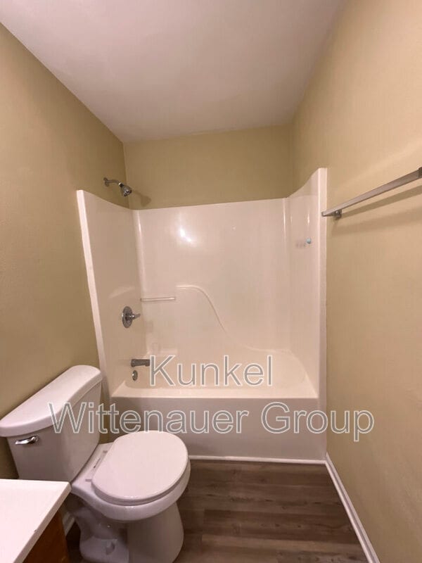 Building Photo - 504 Draco Dr