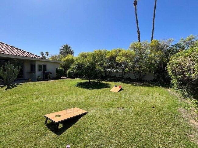 Building Photo - 643 N Vía Acapulco