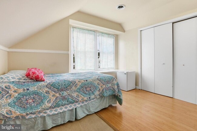 Building Photo - 1141 Ingleside Ave