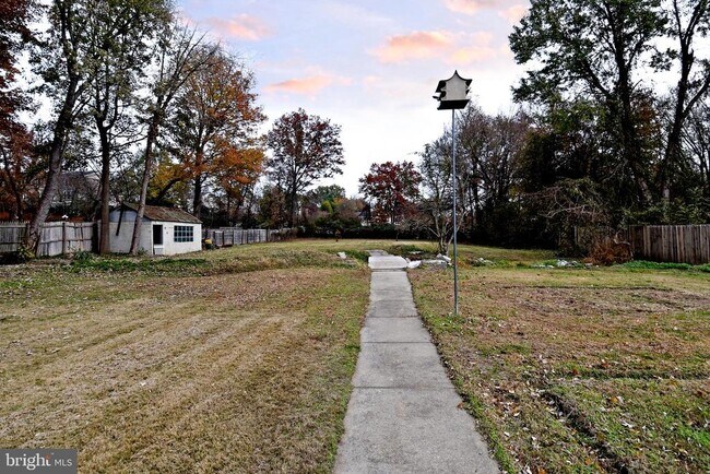 Building Photo - 7125 Harrison Ln