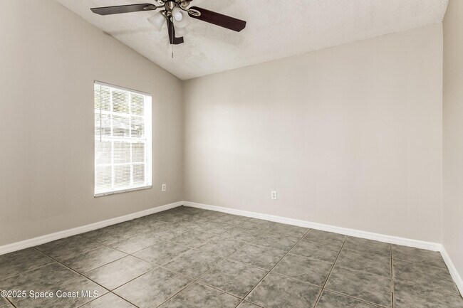 Building Photo - 5649 Beaverbrook St