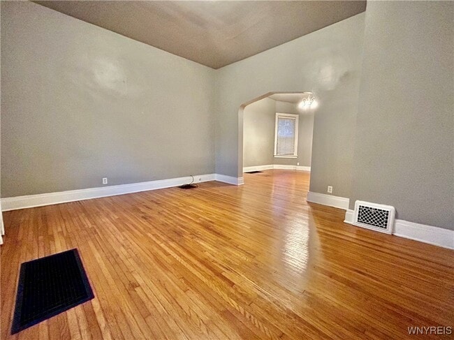 Building Photo - 123 Highland Ave