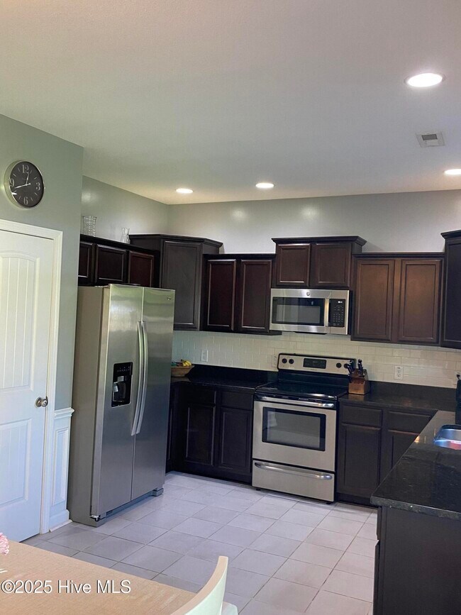 Building Photo - 127 Pamlico Drive
