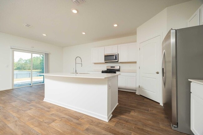 Building Photo - 951 Orellana Rd