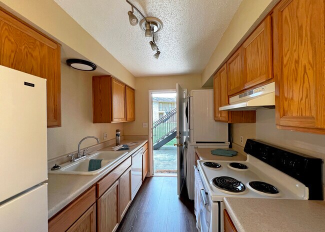 Building Photo - Fenway Loop Apartments