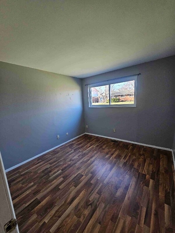 Building Photo - 5 Willow Dr