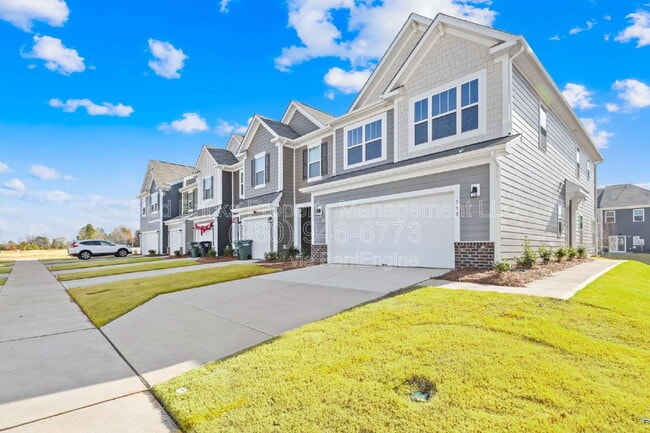 Building Photo - 790 Earhart St NW