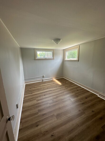 Building Photo - 140 Honness Ln