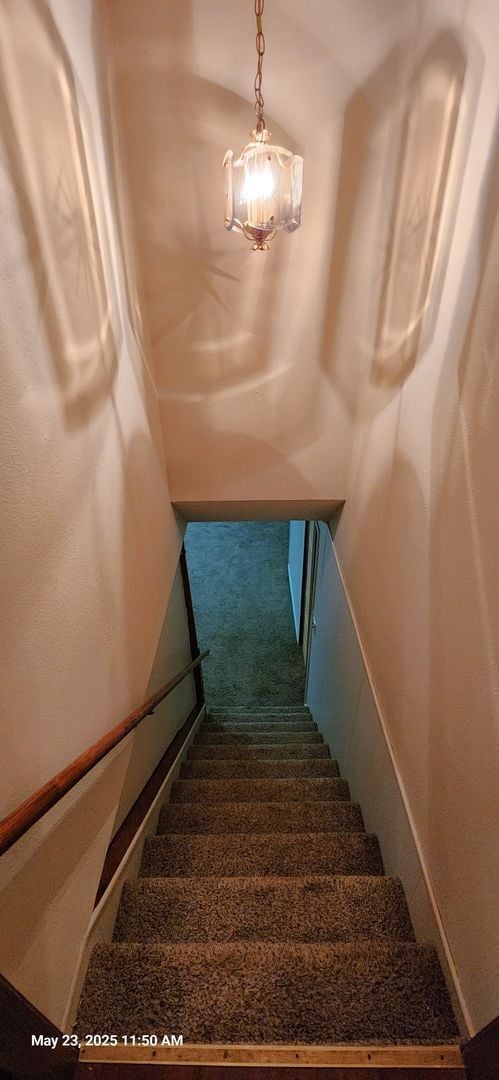 Building Photo - You'll love this 2BR + bsmt bonus rooms ra...