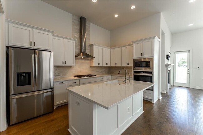 Building Photo - 152 Limestone Dr