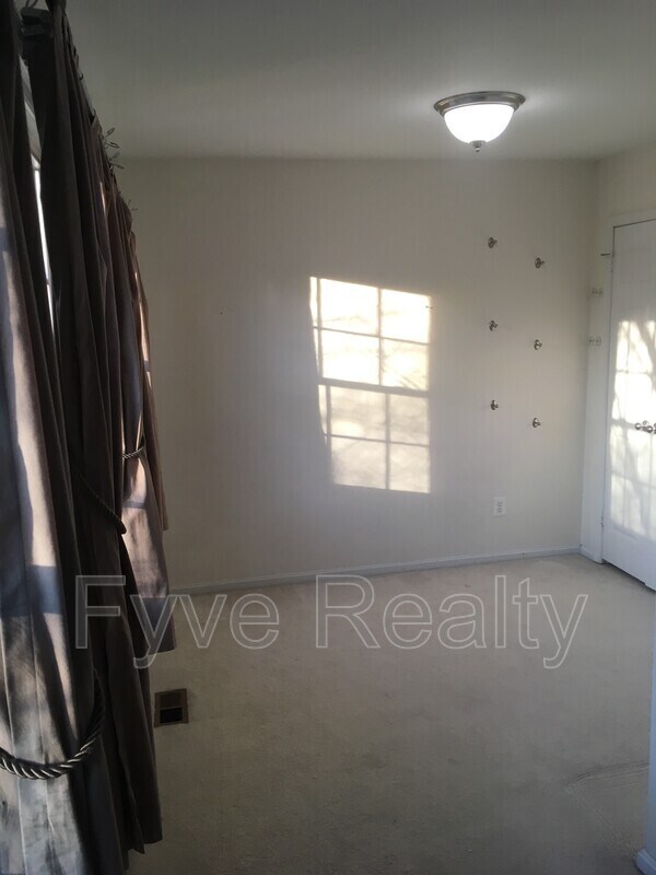 Building Photo - 3166 Borge St