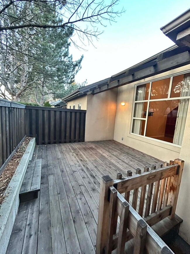 Building Photo - Modern 2-Bedroom Condo with Loft & 2 Car Garage!